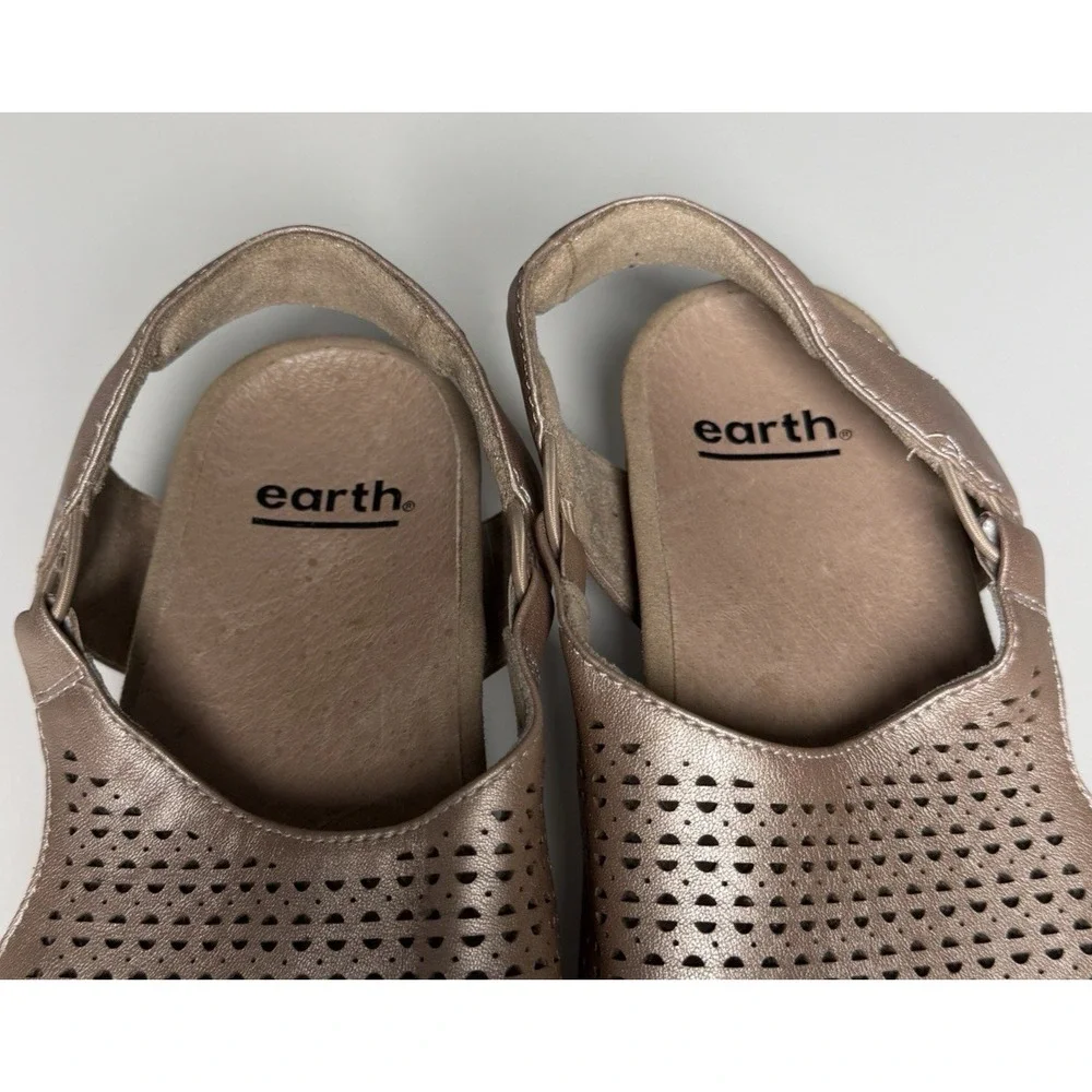 Earth Brand Rose Gold Ankle Strap Leather Sandals Women's Size 8.5M